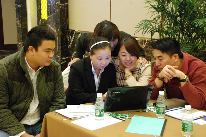 高瞻遠矚，移攬?zhí)煜? 2014年百度移動推廣峰會會議報道